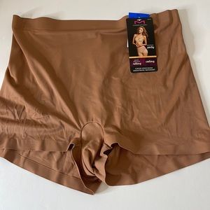 Maidenform Tummy Solutions Smoothing Boy Shorts with Built in Panty XL